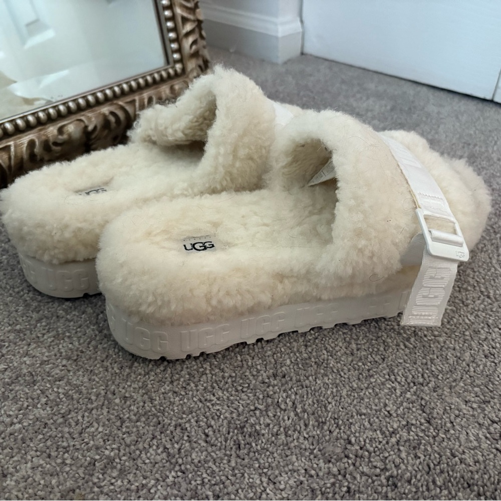 UGG Women's Cozy Cream Slippers